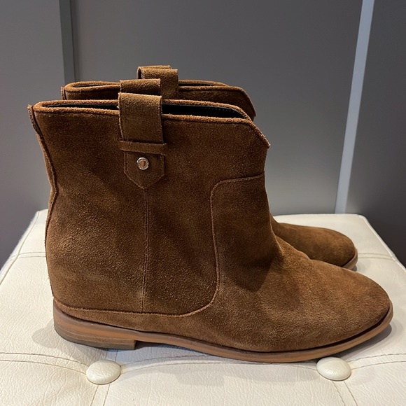 Coke Haan Rayna Suede Wedge Booties GRANDSERIES 7.5 in Earthen Suede - Picture 4 of 15